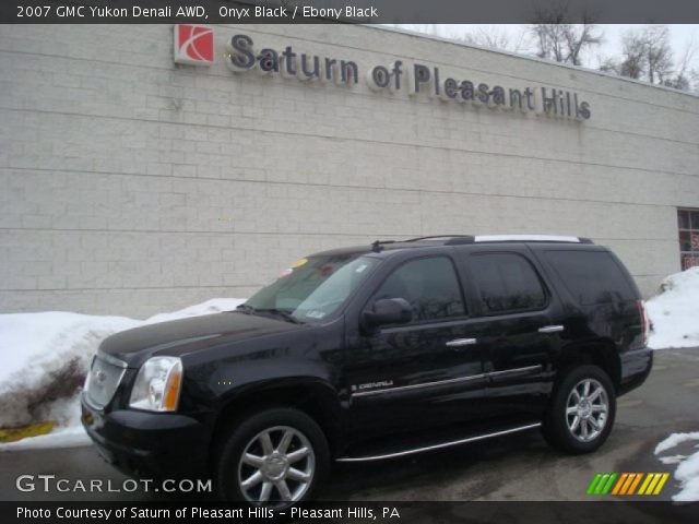 2007 GMC Yukon Denali AWD in Onyx Black