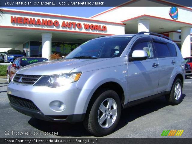 2007 Mitsubishi Outlander LS in Cool Silver Metallic