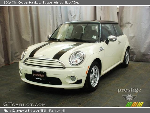 2009 Mini Cooper Hardtop in Pepper White