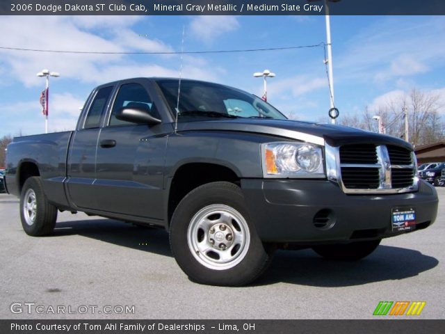 2006 Dodge Dakota ST Club Cab in Mineral Gray Metallic