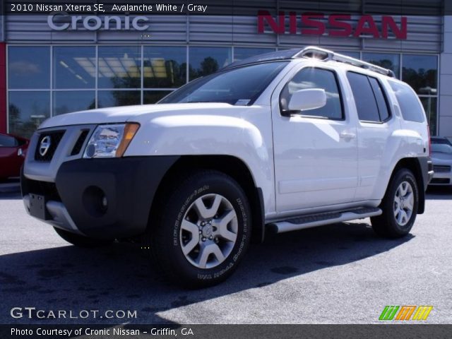 2010 Nissan Xterra SE in Avalanche White
