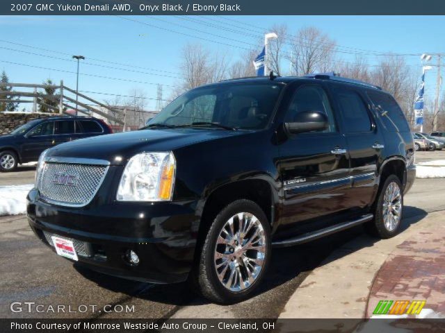 2007 GMC Yukon Denali AWD in Onyx Black