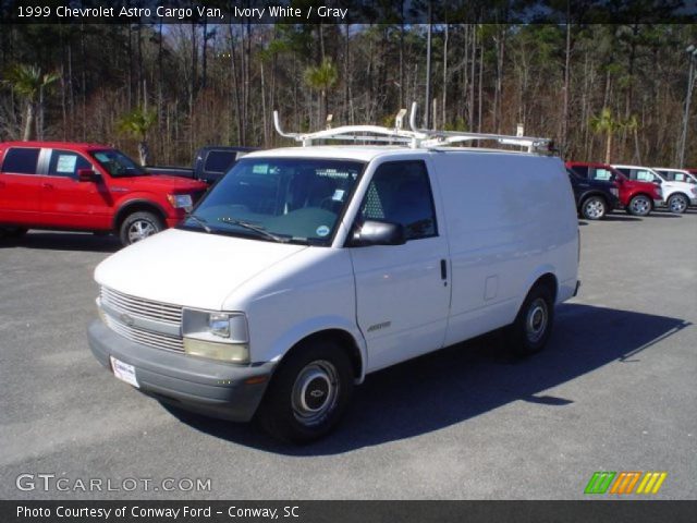 1999 Chevrolet Astro Cargo Van in Ivory White