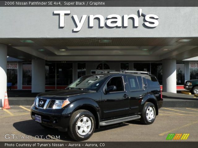 2006 Nissan Pathfinder SE 4x4 in Super Black