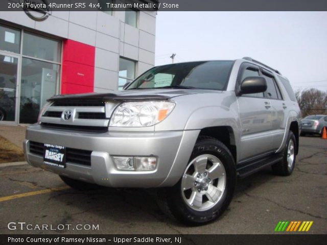 2004 Toyota 4Runner SR5 4x4 in Titanium Metallic