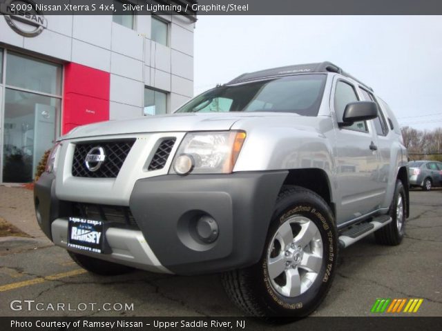 2009 Nissan Xterra S 4x4 in Silver Lightning