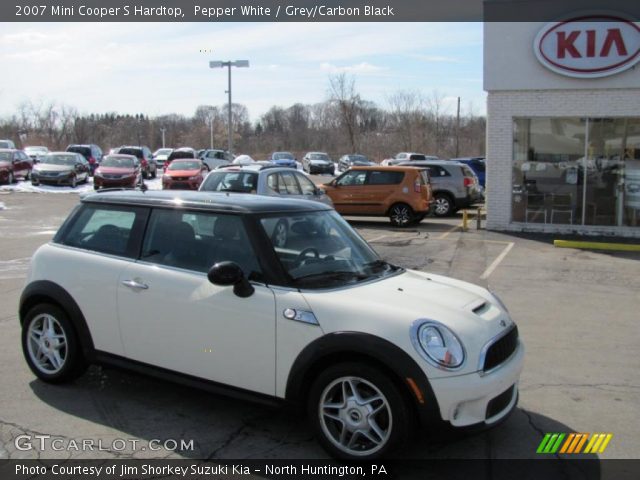 2007 Mini Cooper S Hardtop in Pepper White