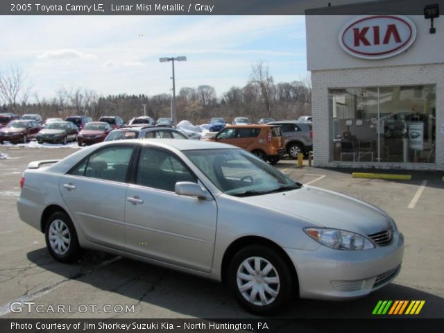2005 Toyota Camry LE in Lunar Mist Metallic
