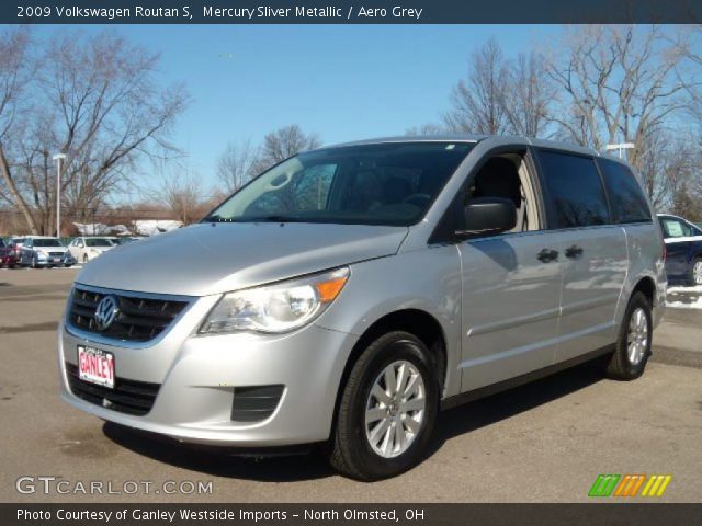 2009 Volkswagen Routan S in Mercury Sliver Metallic