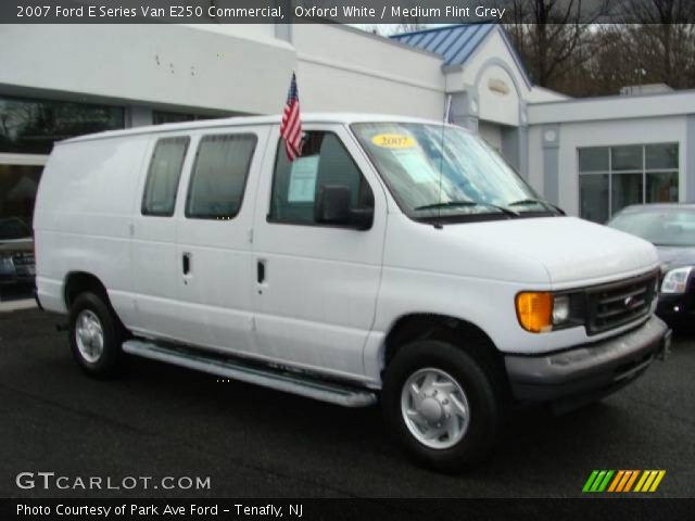 2007 Ford E Series Van E250 Commercial in Oxford White