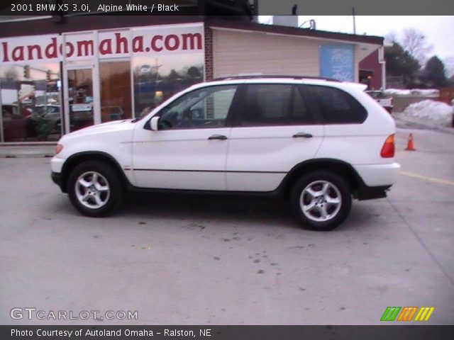 2001 BMW X5 3.0i in Alpine White
