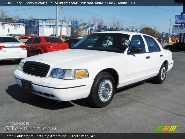 2000 Ford Crown Victoria Police Interceptor in Vibrant White