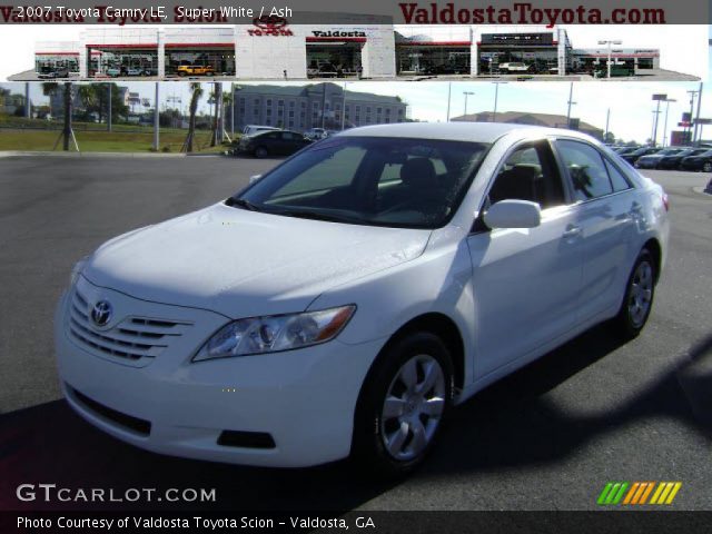 2007 Toyota Camry LE in Super White