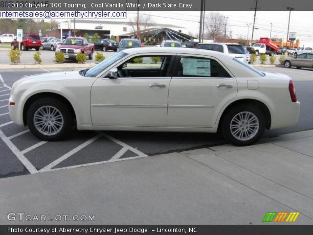 2010 Chrysler 300 Touring in Cool Vanilla White