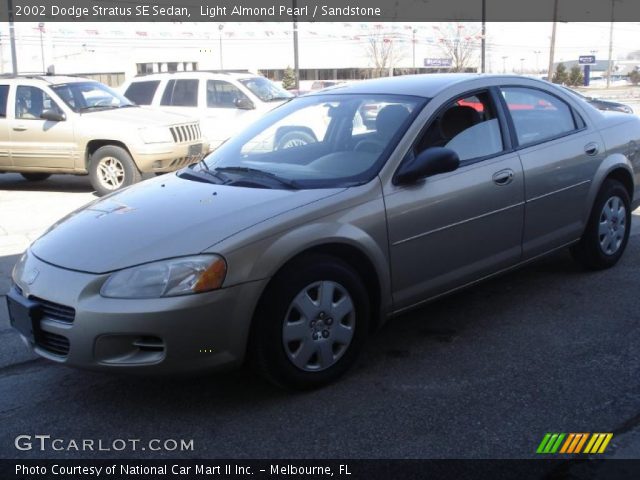 2002 Dodge Stratus SE Sedan in Light Almond Pearl