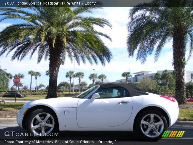 2007 Pontiac Solstice Roadster in Pure White