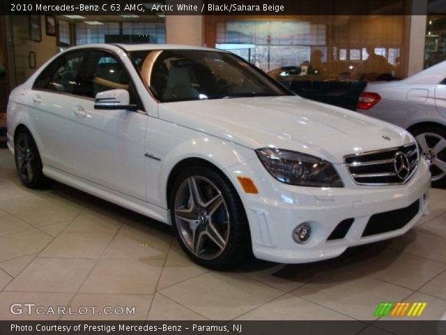 2010 Mercedes-Benz C 63 AMG in Arctic White