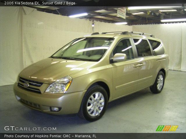 2006 Kia Sedona EX in Sunset Gold