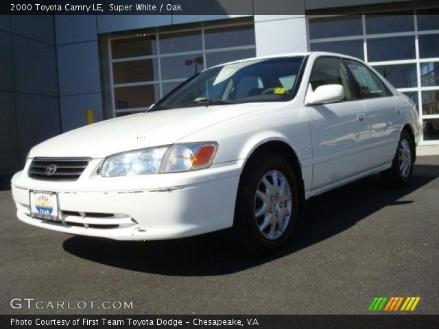 2000 Toyota Camry LE in Super White