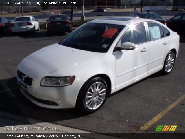 2010 Volvo S40 2.4i in Ice White