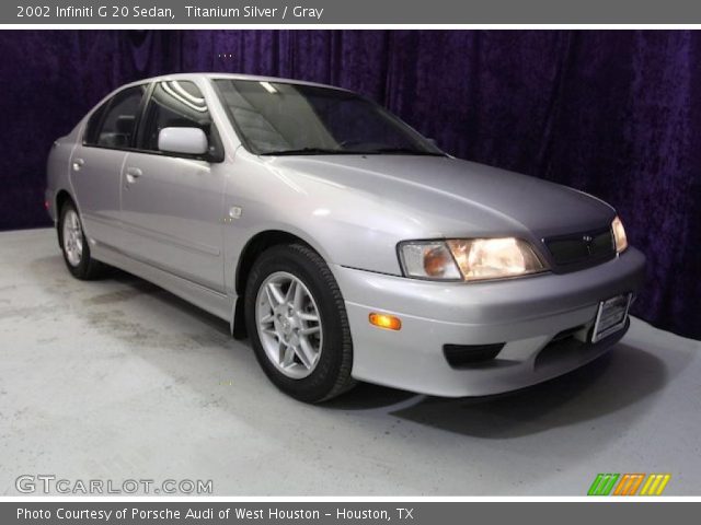 2002 Infiniti G 20 Sedan in Titanium Silver