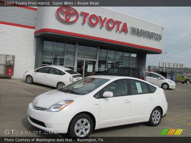 2007 Toyota Prius Hybrid in Super White