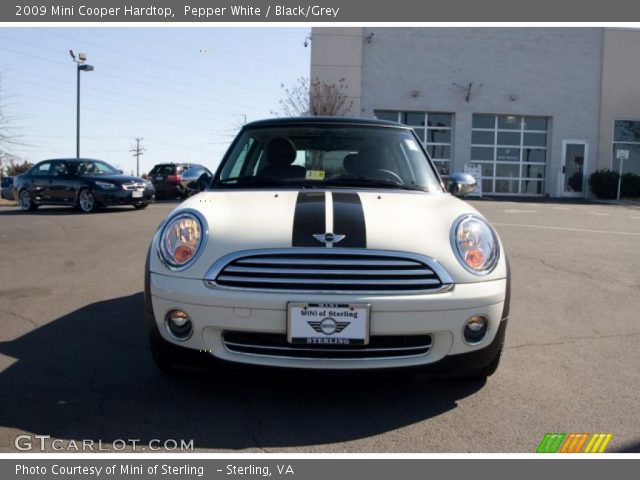 2009 Mini Cooper Hardtop in Pepper White