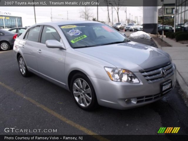 2007 Toyota Avalon XLS in Titanium Metallic