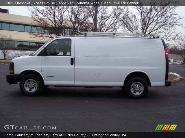 2005 Chevrolet Express 2500 Cargo Van in Summit White
