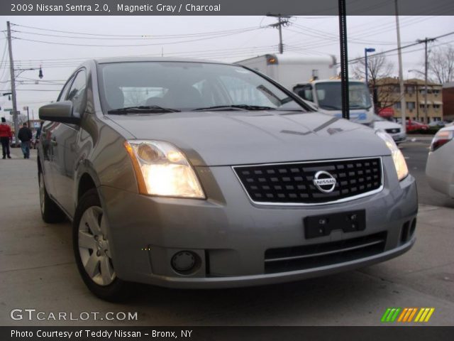 2009 Nissan Sentra 2.0 in Magnetic Gray