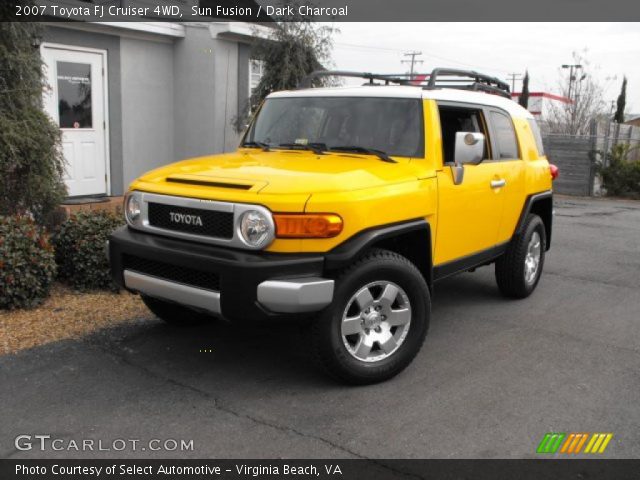 2007 Toyota FJ Cruiser 4WD in Sun Fusion