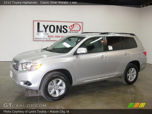 2010 Toyota Highlander  in Classic Silver Metallic