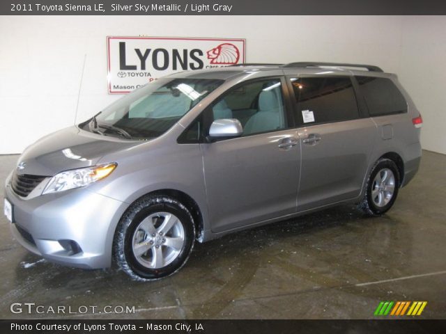2011 Toyota Sienna LE in Silver Sky Metallic