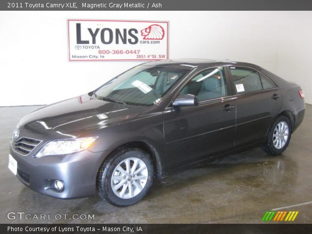 2011 Toyota Camry XLE in Magnetic Gray Metallic