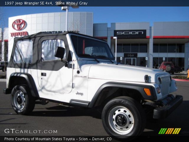 1997 Jeep Wrangler SE 4x4 in Stone White