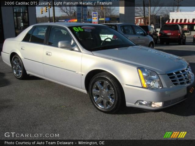 2006 Cadillac DTS Luxury in Light Platinum Metallic