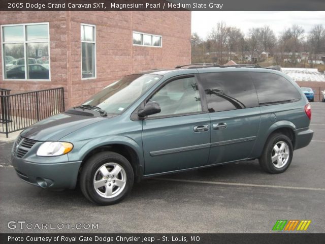 2005 Dodge Grand Caravan SXT in Magnesium Pearl