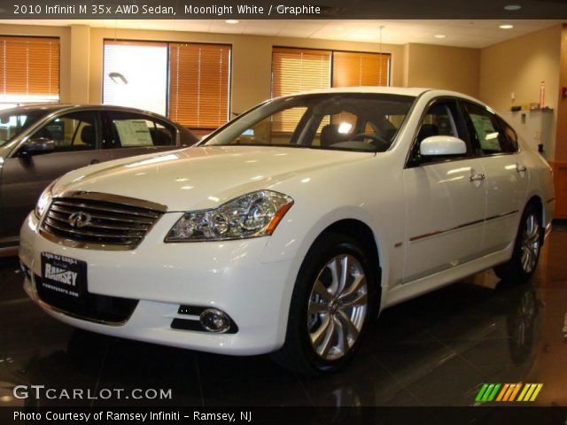 2010 Infiniti M 35x AWD Sedan in Moonlight White