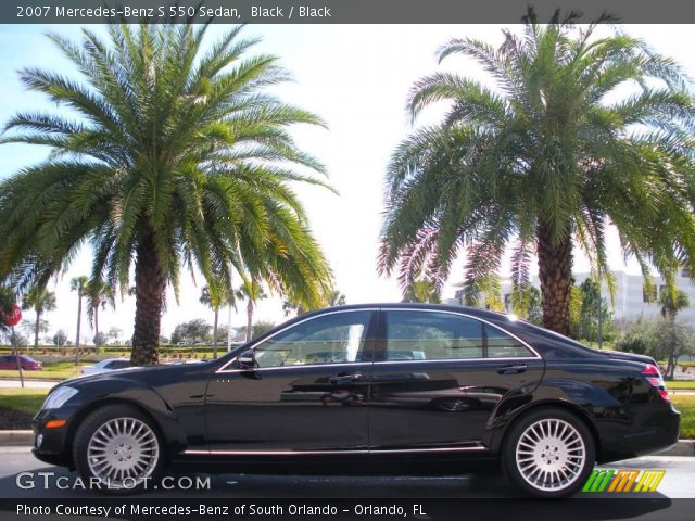 2007 Mercedes-Benz S 550 Sedan in Black