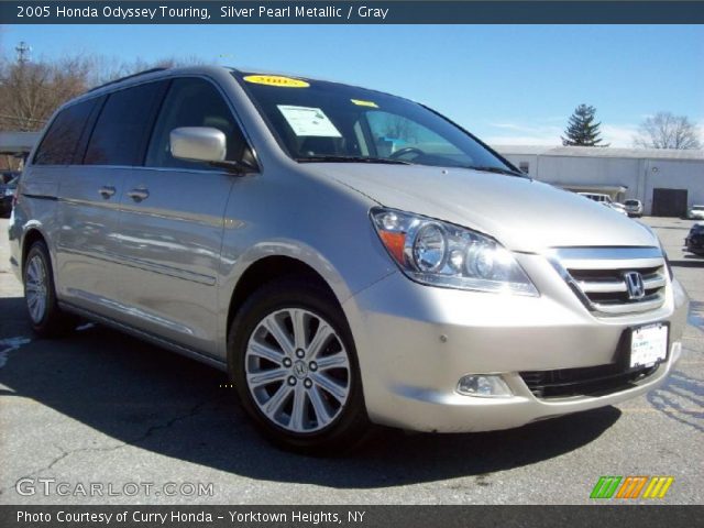 2005 Honda Odyssey Touring in Silver Pearl Metallic