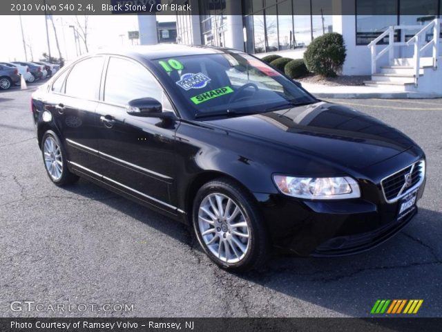 2010 Volvo S40 2.4i in Black Stone
