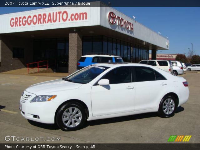 2007 Toyota Camry XLE in Super White