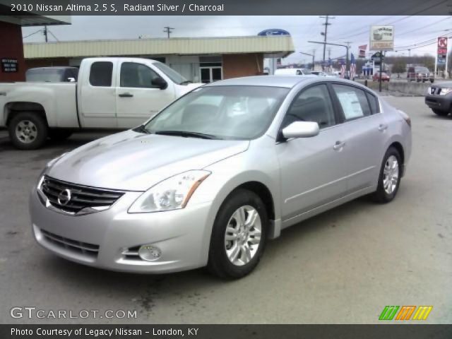 2010 Nissan Altima 2.5 S in Radiant Silver