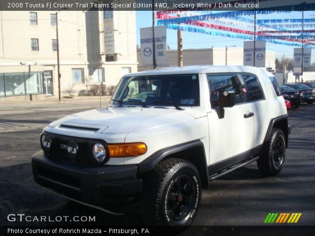 2008 Toyota FJ Cruiser Trail Teams Special Edition 4WD in Iceberg White