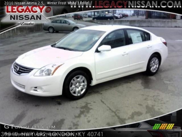 2010 Nissan Altima 2.5 in Winter Frost White