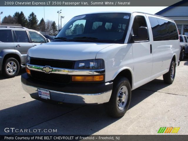 2009 Chevrolet Express LT 3500 Passenger Van in Summit White