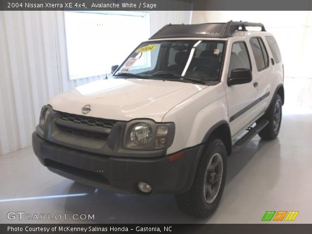 2004 Nissan Xterra XE 4x4 in Avalanche White