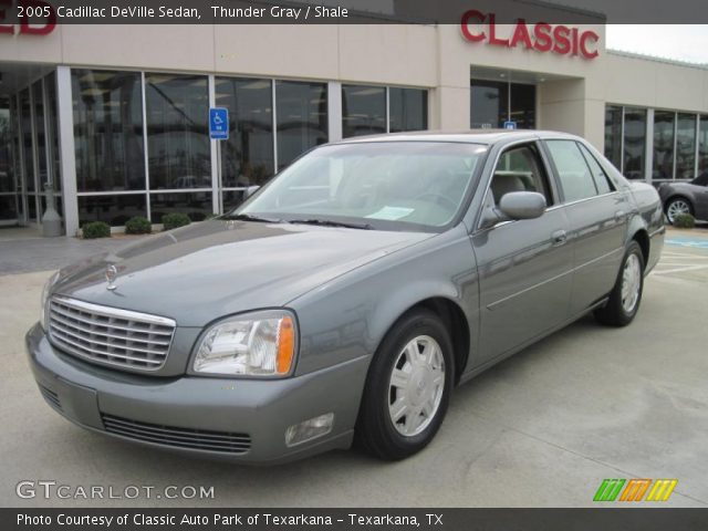 2005 Cadillac DeVille Sedan in Thunder Gray
