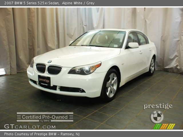 2007 BMW 5 Series 525xi Sedan in Alpine White
