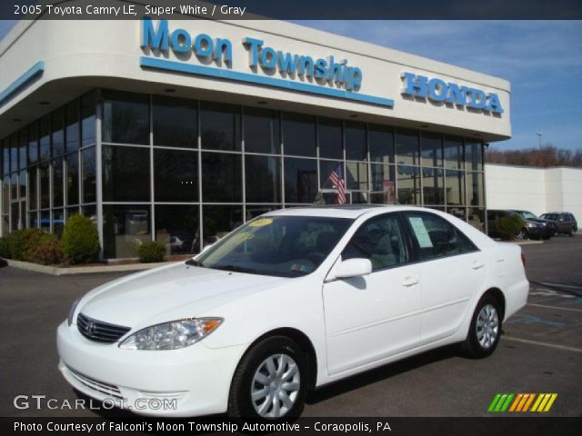 2005 Toyota Camry LE in Super White